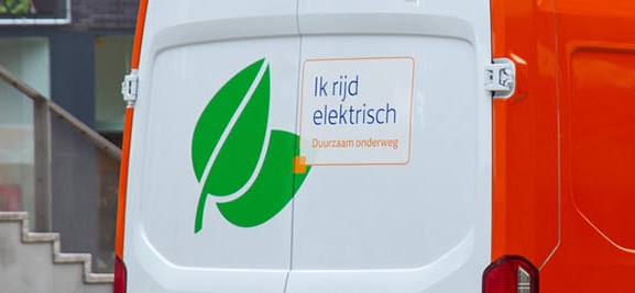 Elektrische bestelbus voor levering van pakketten